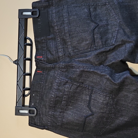 NWOT Guess Relaxed Straight Fit Jeans - Picture 7 of 12